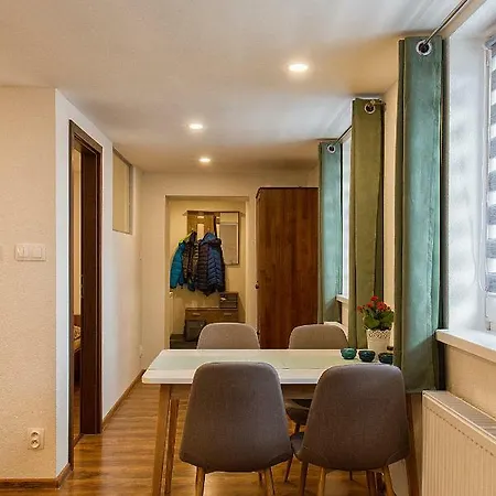 Apartman Neanderthal